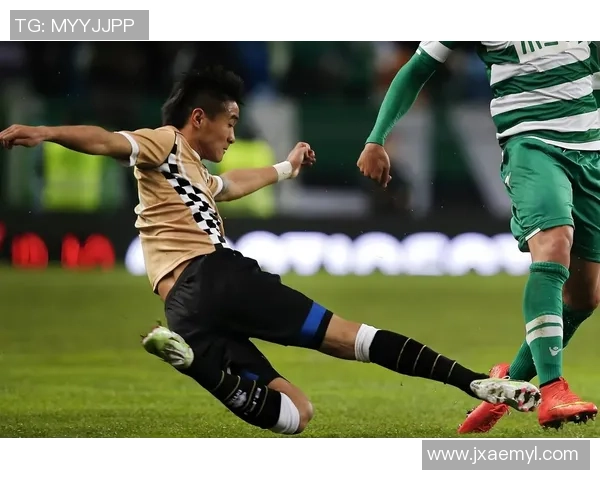 足球明星现身哪个俱乐部引发球迷热议与关注的背后故事